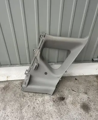 Nissan Note (E11) (D)pillar trim (top) 769349U000 RH371