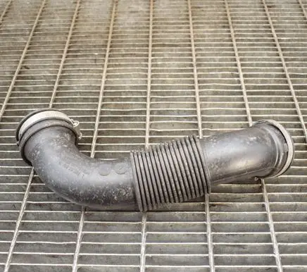 Ford Focus Air intake hose/pipe CV619C623AC