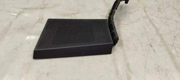 Side speaker trim/cover