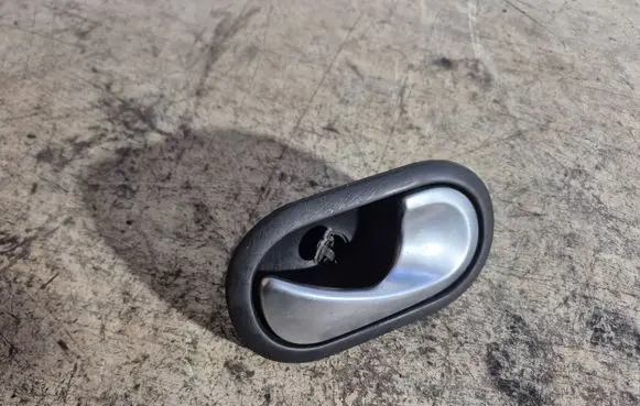 Renault Megane II Front door interior handle 8200028486 5005500006