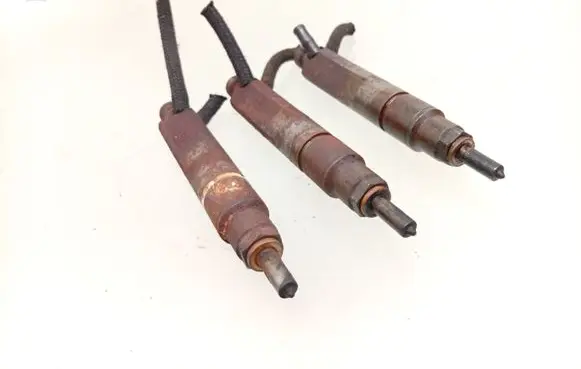 Skoda Fabia Mk1 (6Y) Fuel injector 028130203F