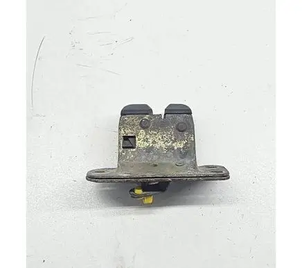 Toyota Avensis T250 Loading door lock 4596
