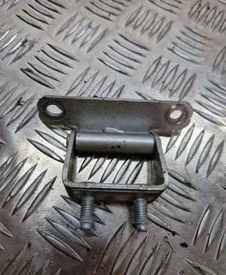 KIA Sorento Loading door upper hinge 