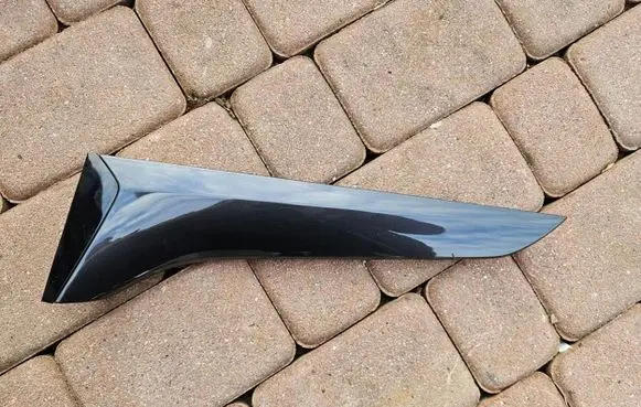 Opel Corsa F Dashboard glove box trim 39181172