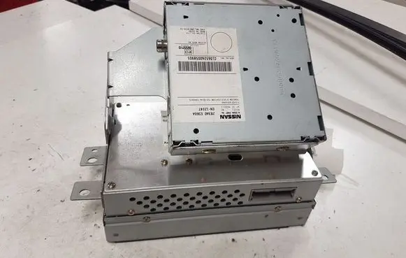 Nissan X-Trail T30 Screen/display/small screen 28090EQ300