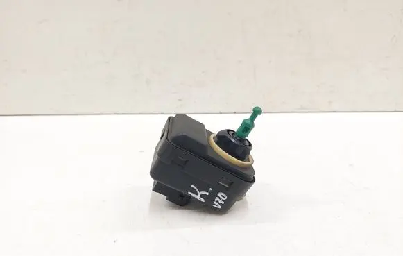 Volvo V70 Headlight level adjustment motor 