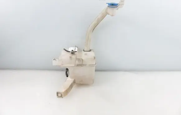 Suzuki Swift I Windshield washer fluid reservoir/tank 