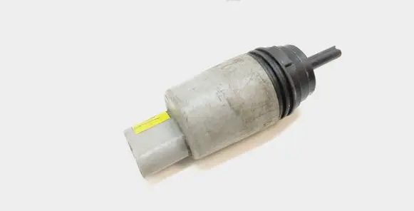 BMW 5 E60 E61 Windscreen/windshield washer pump 6934159