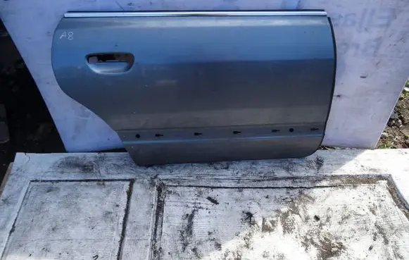 Audi A8 S8 D2 4D Rear door