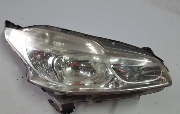 Peugeot 208 I Headlight/headlamp 9802221280 89905648