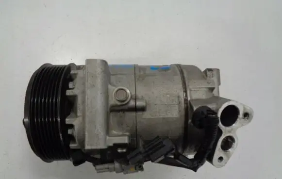 Renault Captur Air conditioning (A/C) compressor (pump) 926007741R