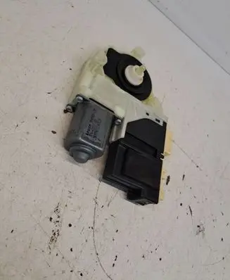 Citroen C4 I Front door window regulator motor 9681575880