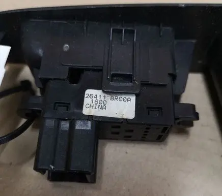 Nissan Qashqai Electric window control switch 25411BR00A