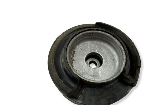 BMW 5 G30 G31 G38 Front upper strut mount 6862569