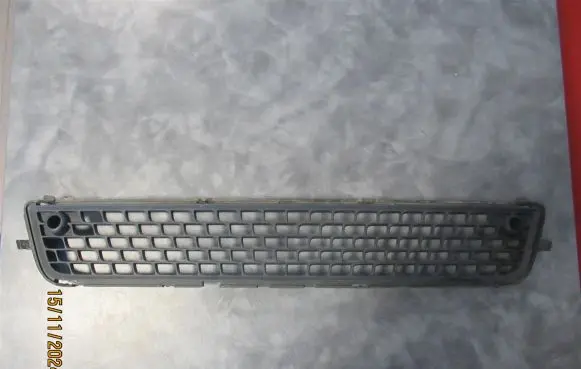 Volvo V70 Front bumper lower grill 30678636