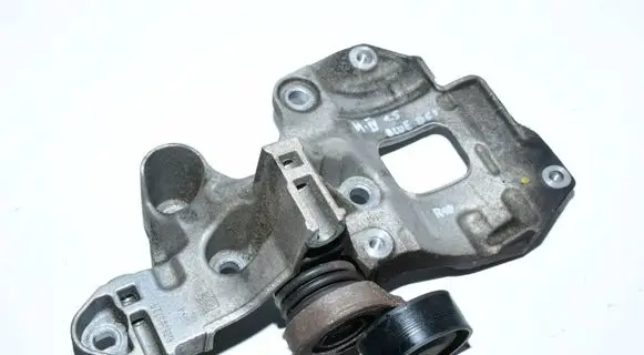 Renault Megane IV Generator/alternator bracket 117100072R 117100072R-A