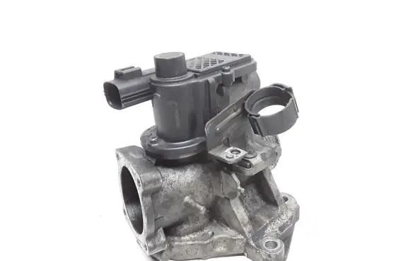 Volvo V70 EGR valve 30774812 70057504