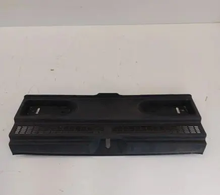 Trunk/boot sill cover protection