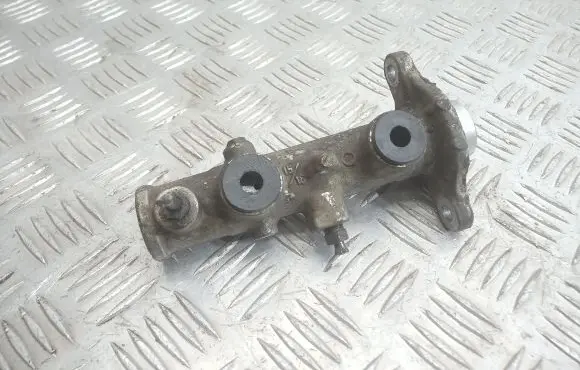 Mazda 626 Master brake cylinder