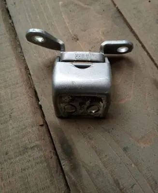 Honda CR-V Rear door lower hinge