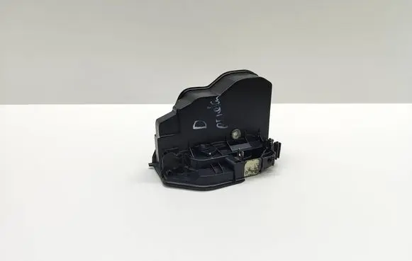 BMW 5 E60 E61 Front door lock 7167074