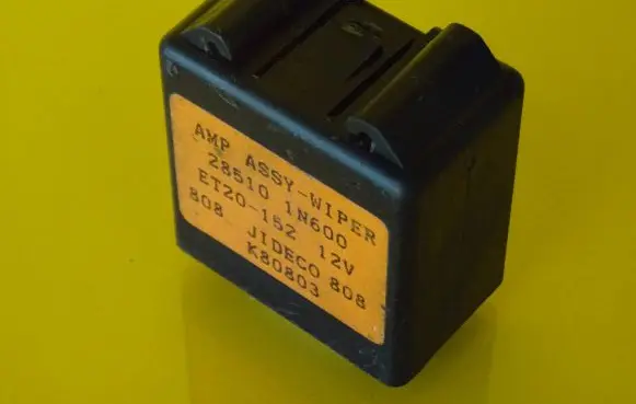 Nissan Almera Window wiper relay 285101N600