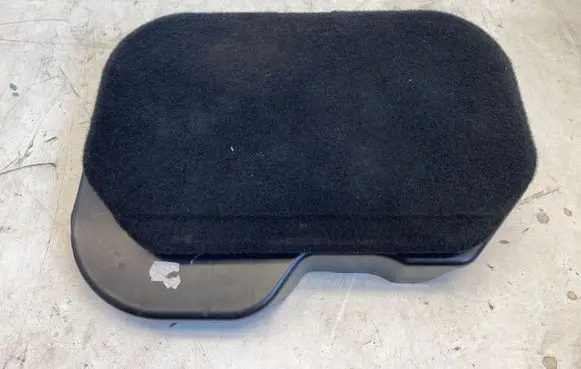 Volkswagen Touran II Tool box 1T0864134C