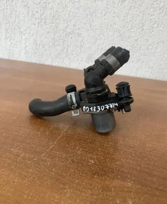 Mercedes-Benz E W210 Coolant heater control valve 0018307784 E402