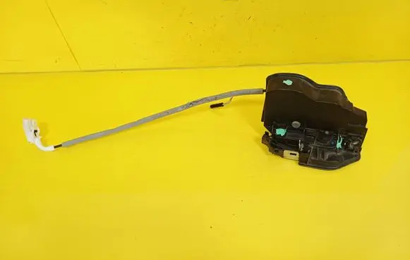 BMW 5 E60 E61 Front door lock 