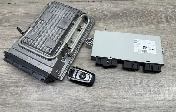 BMW 7 F01 F02 F03 F04 Engine ECU kit and lock set 7633374 EMS0850