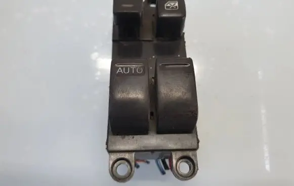 Toyota Yaris Electric window control switch