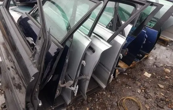 Renault Laguna I Front door