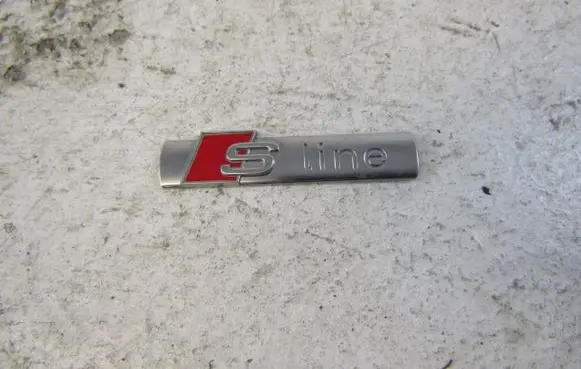 Audi A4 S4 B9 Manufacturer badge logo/emblem 8N0853601A