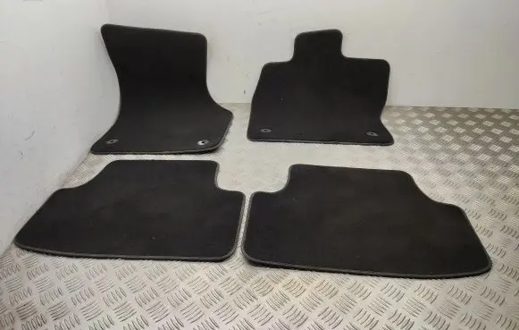 Volkswagen Golf VII Car floor mat set 