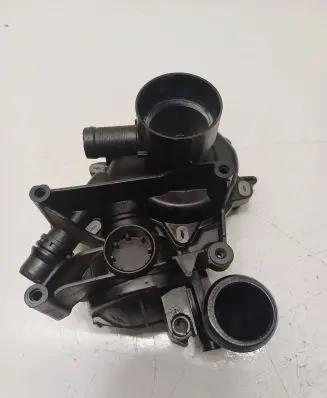 Peugeot 3008 II Water pump Z12004411