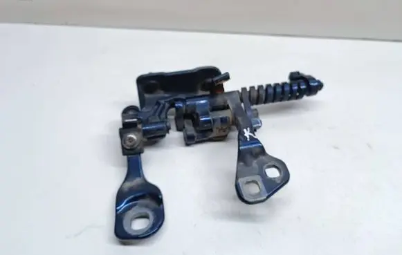 BMW 3 E90 E91 Tailgate/trunk/boot hinge 7119041