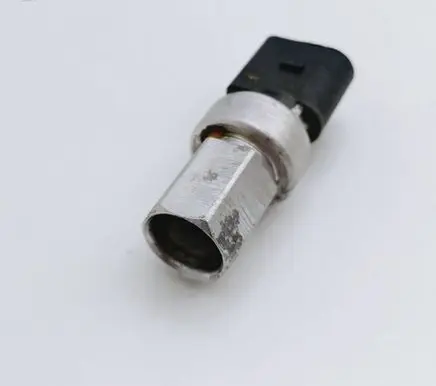 Volkswagen PASSAT B6 Air conditioning (A/C) pressure sensor 1J0959126