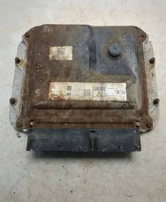 Opel Astra J Engine control unit/module 98113173