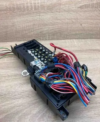 Volvo XC90 Fuse module 8678449