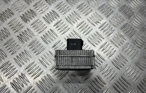 Opel Signum Glow plug pre-heat relay 09132691 51299008
