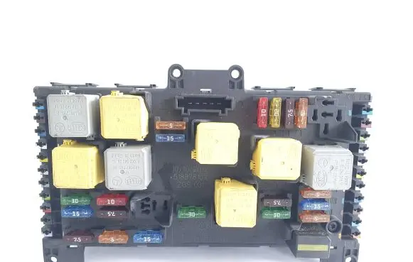 Mercedes-Benz Vito Viano W639 Fuse module 6399005300 A6395450801