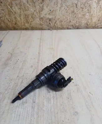 Audi A4 S4 B6 8E 8H Fuel injector