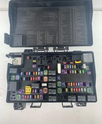 Jeep Grand Cherokee Fuse box set P68194607AD