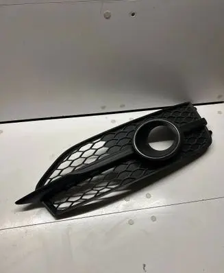 Audi A7 S7 4G Front bumper corner part panel trim 4G8807682C