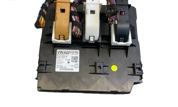 Volkswagen Jetta VI Comfort/convenience module 5K0937086Q