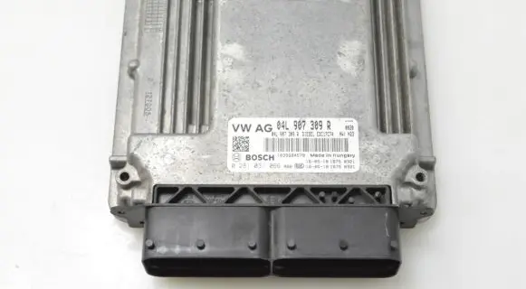 Volkswagen Golf VII Engine control unit/module 04L907309R