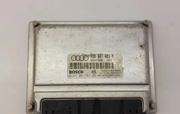 Volkswagen PASSAT B5 Engine control unit/module 4B0907401H 28RTE220 0281001781