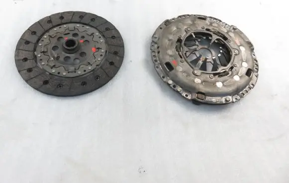 Volkswagen PASSAT B6 Clutch set kit 323064110
