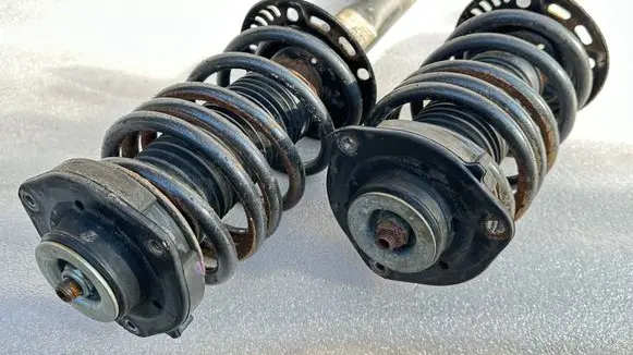 Volkswagen PASSAT B6 Front shock absorber/damper F48103402