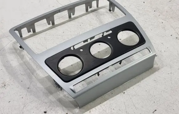 Skoda Octavia Mk2 (1Z) Radio/GPS head unit trim 1Z0858069BD